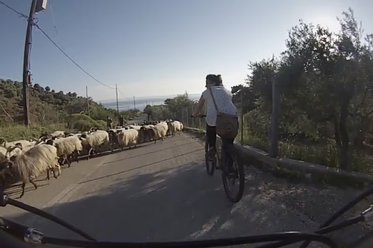 Cycling Through Samothraki, photo 2