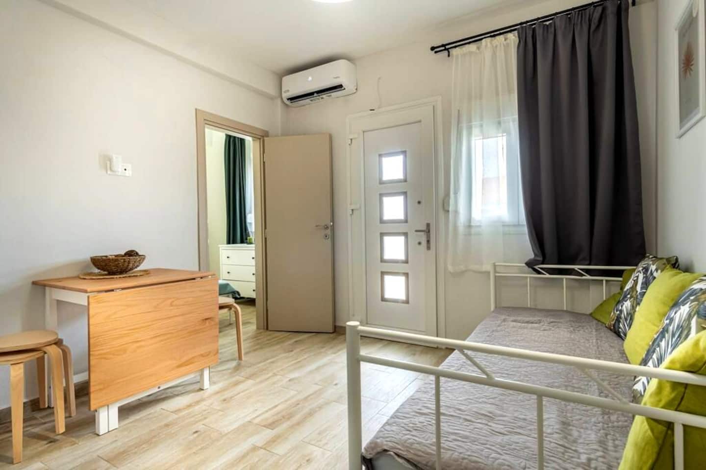 Escape residents, φωτογραφία 6