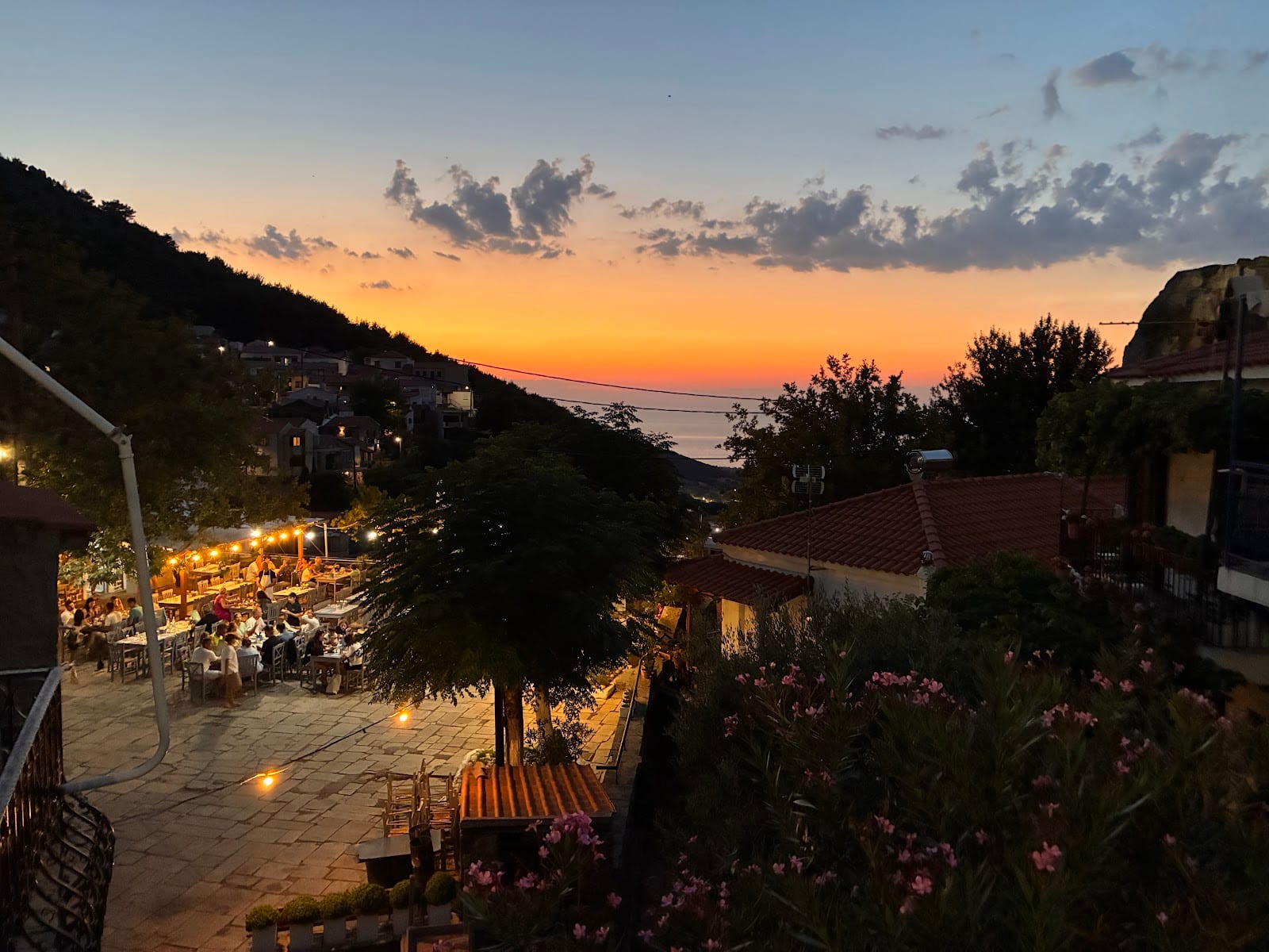 Κεσμές Ουζερί-Καφέ, Samothraki
