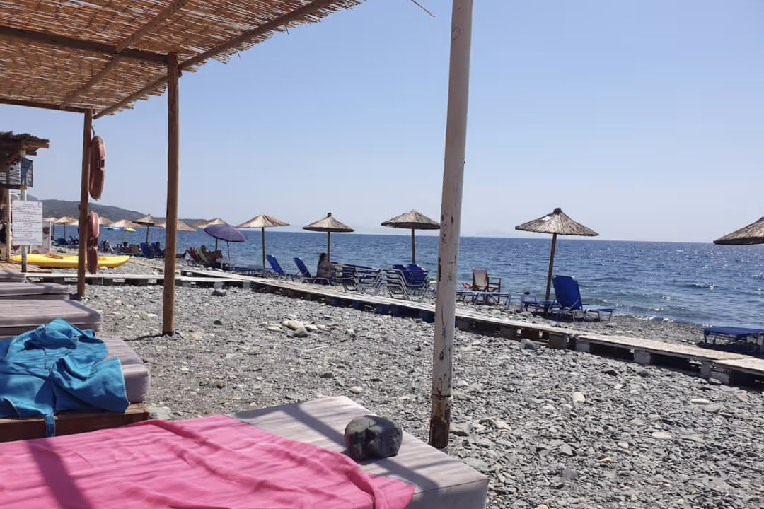 Παραλία Μακρυλιές, φωτογραφία 3