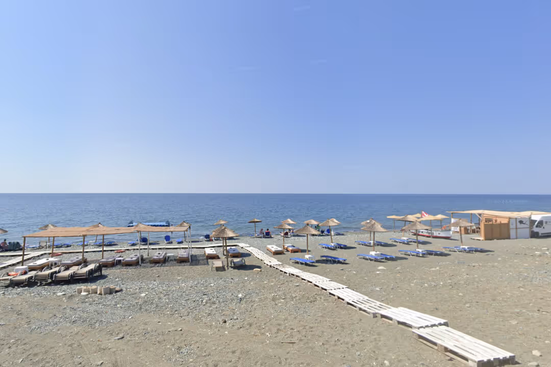 Παραλία Μακρυλιές, φωτογραφία 9