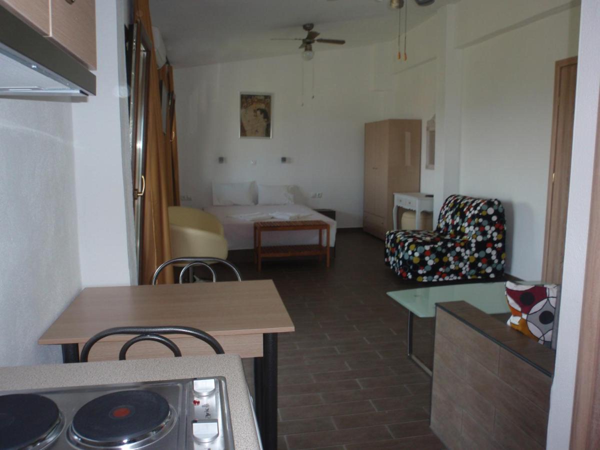 Petrouda's Apartments, Samothraki