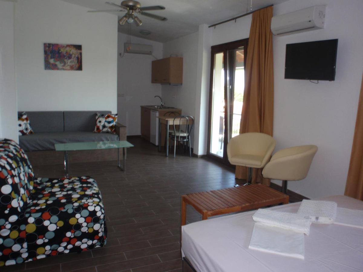 Petrouda's Apartments, φωτογραφία 5