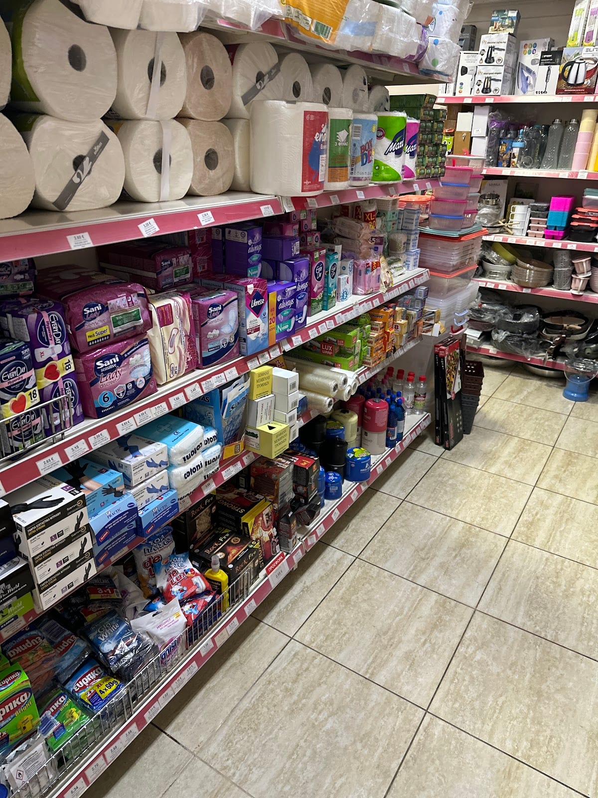 Salvanos Supermarket, photo 3