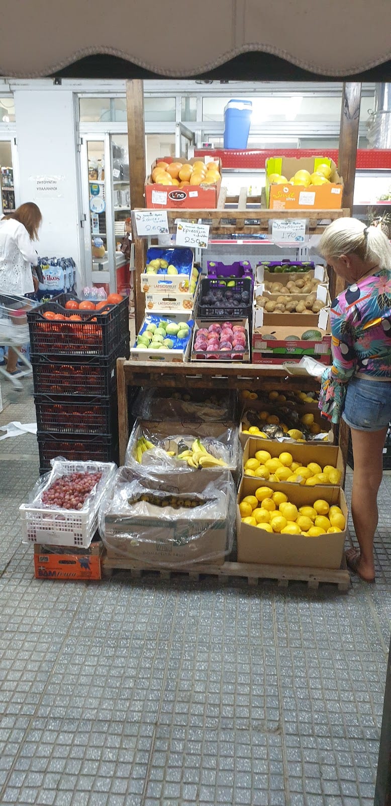 Salvanos Supermarket, photo 4